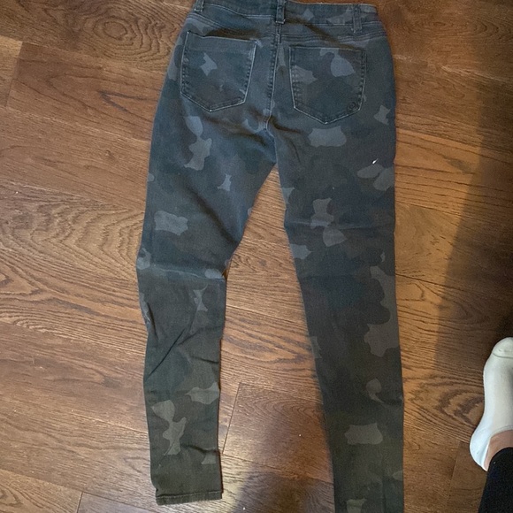 Jeans - Picture 2 of 4